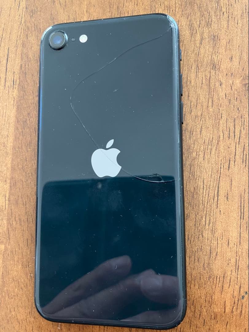 iPhoneSE、iPhoneSE 第2世代×2 3台セット