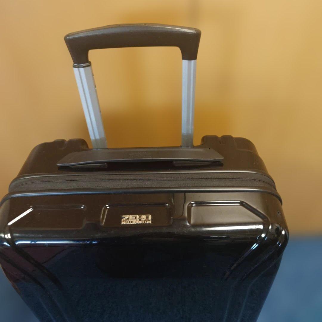 【機内持込み】ゼロハリバートン スーツケース 32L 4輪