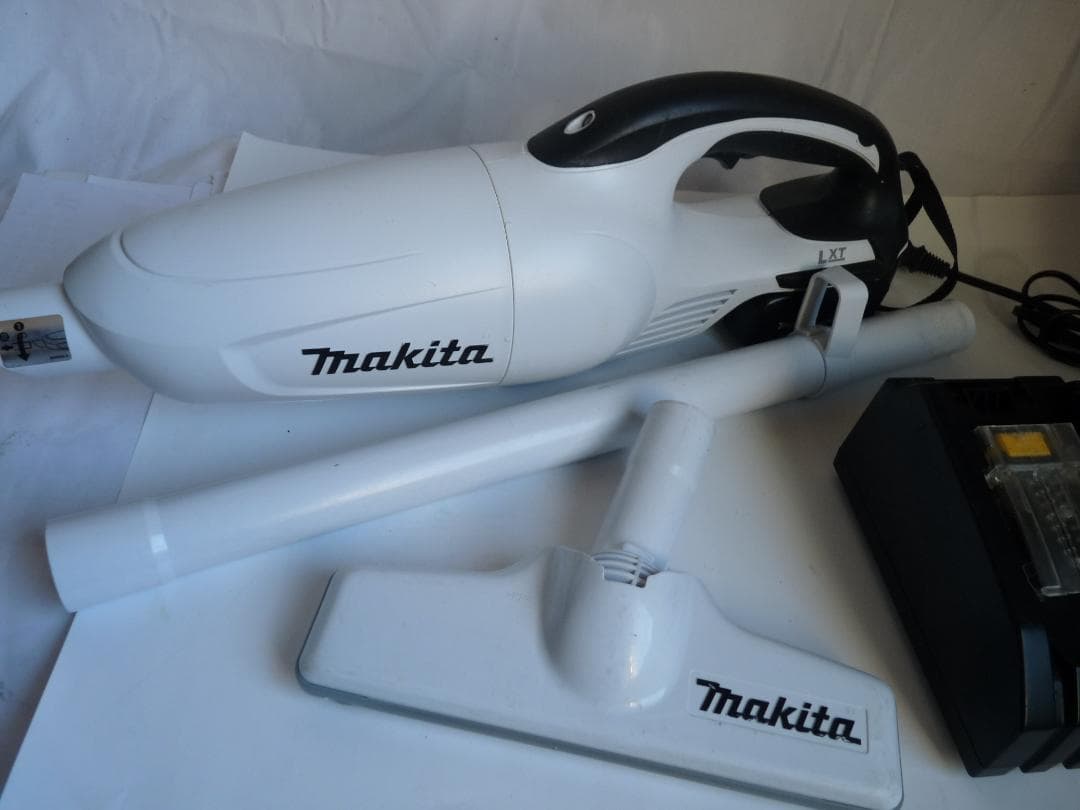 Makita CL140FD スティッククリーナー 充電器付き