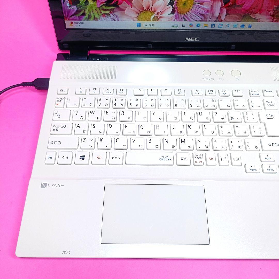 SSD480✨7世代✨8GB✨ブルーレイ✨オフィス✨カメラ付白ノートパソコン