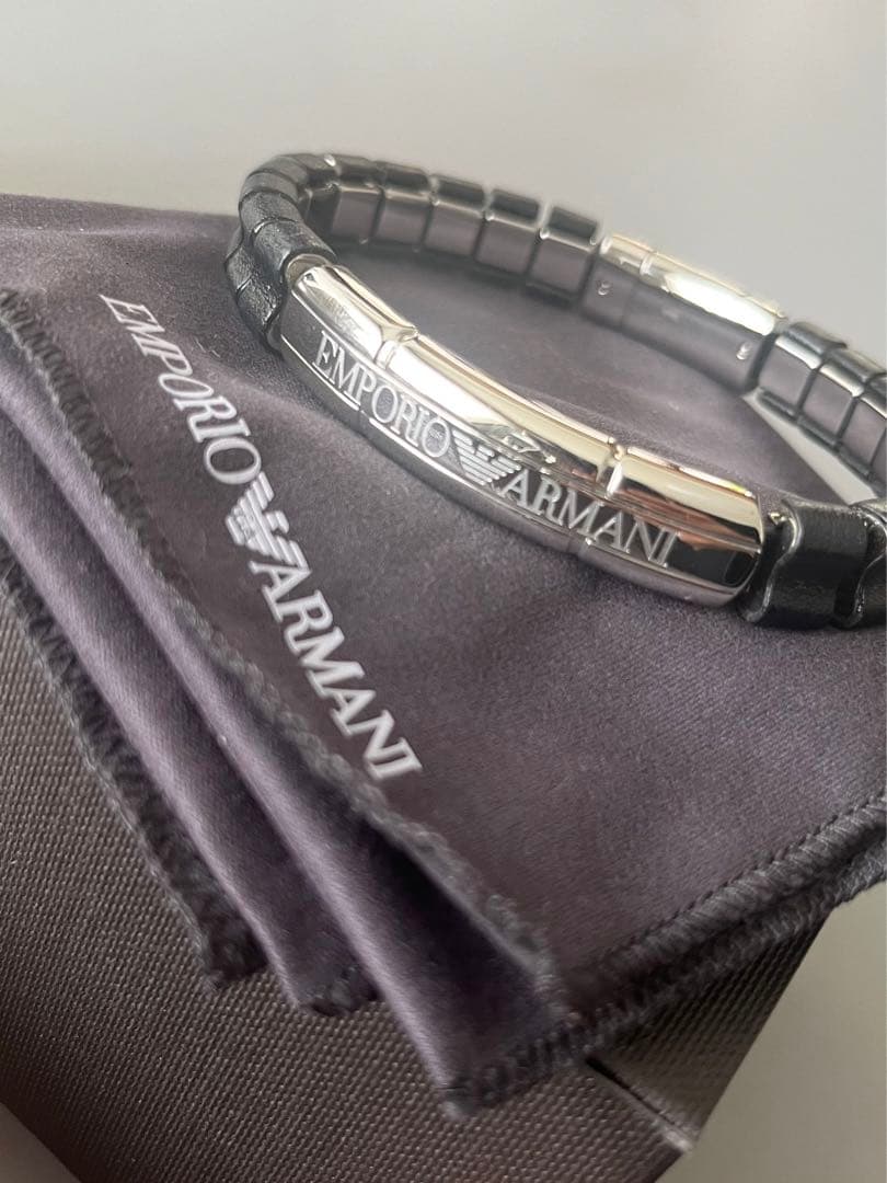 EMPORIO ARMANI ブラックブレスレット