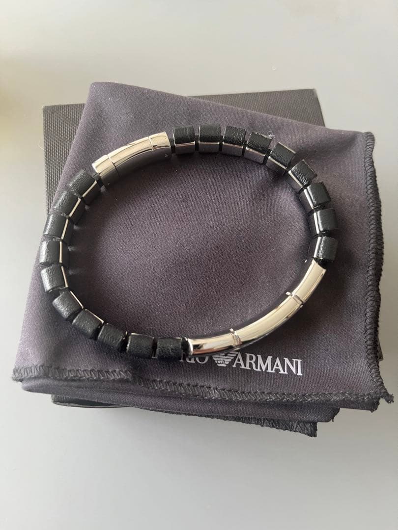 EMPORIO ARMANI ブラックブレスレット