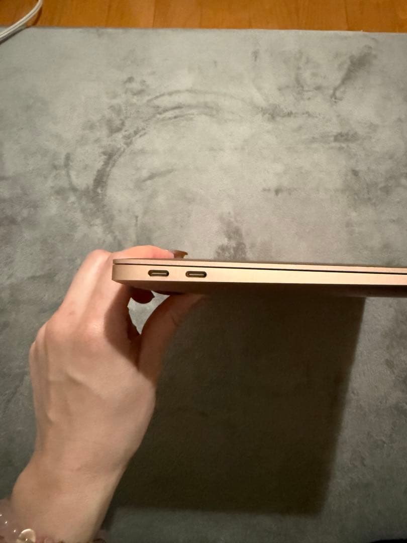 MacBook Air 2020年モデル13インチ 箱、充電器付き