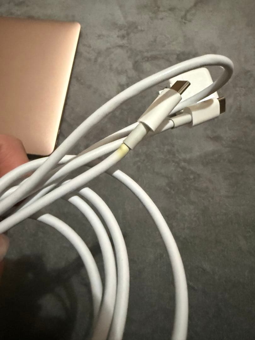 MacBook Air 2020年モデル13インチ 箱、充電器付き