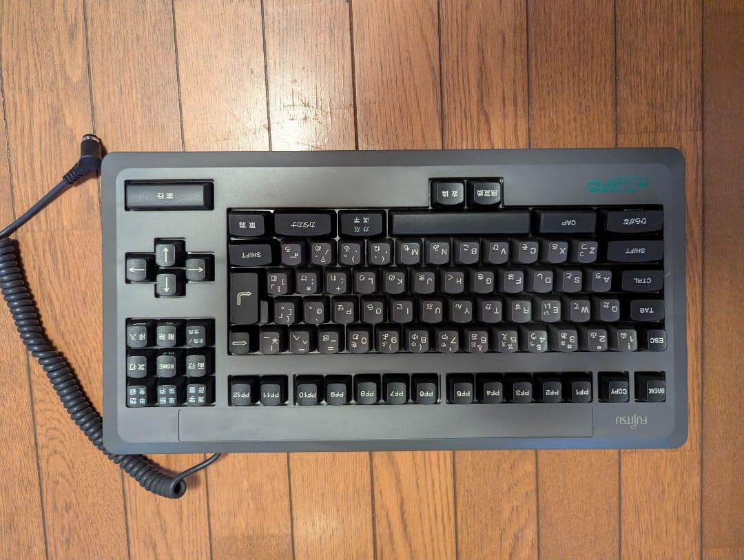 FM TOWNS & FM TOWNS II ジャンク品　取扱説明書一式あり。