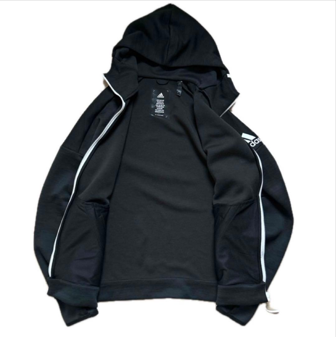 adidas Z.N.E.フーディーファストリリースパーカー テーパードパンツ