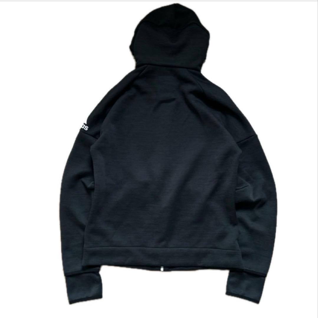 adidas Z.N.E.フーディーファストリリースパーカー テーパードパンツ