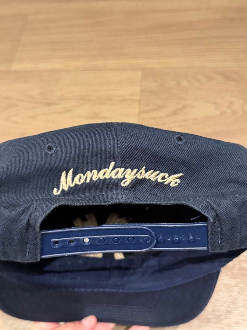 Mondaysuck キャップ