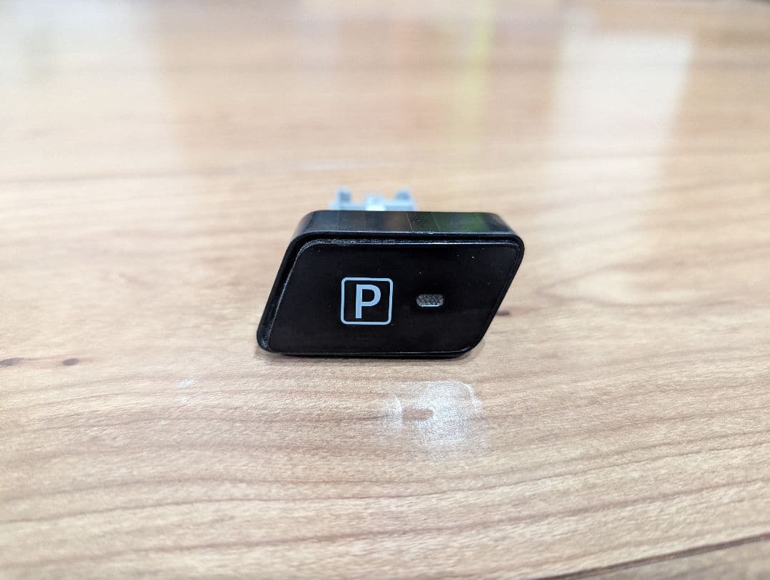 トヨタ プリウスα インテリアパネル G’s 後期用　インパネ　オマケ付