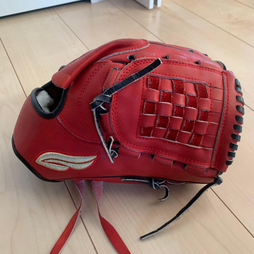硬式グローブ　投手用　赤色
