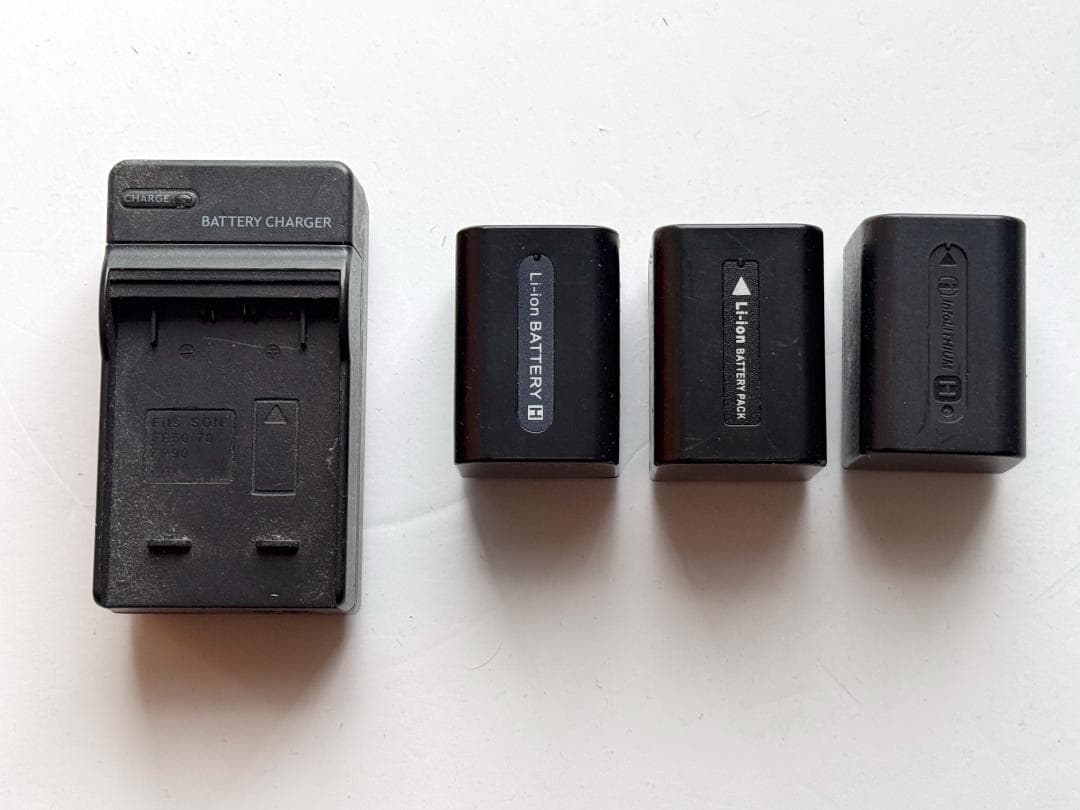 SONY　HDR-XR500V　HDD内蔵120GB ビデオカメラ&おまけ