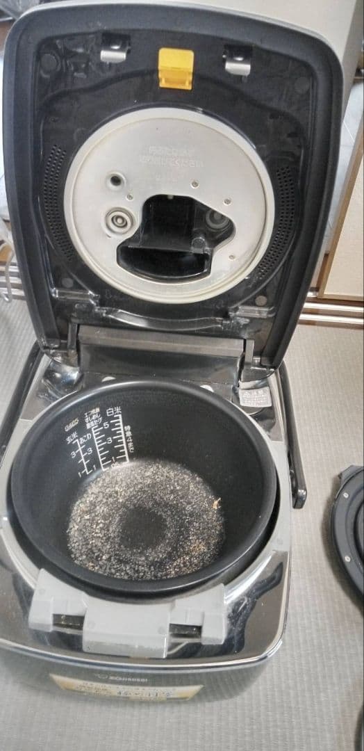 象印　圧力IH炊飯ジャー　南部鉄器　極め炊き　5・5合炊き