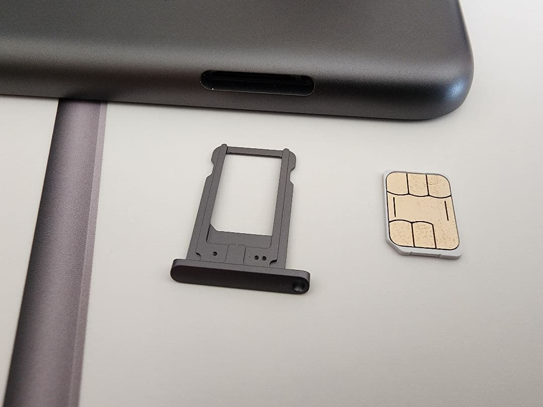 iPad 第9世代 64GB シルバー Wi-Fi+Cellularモデル