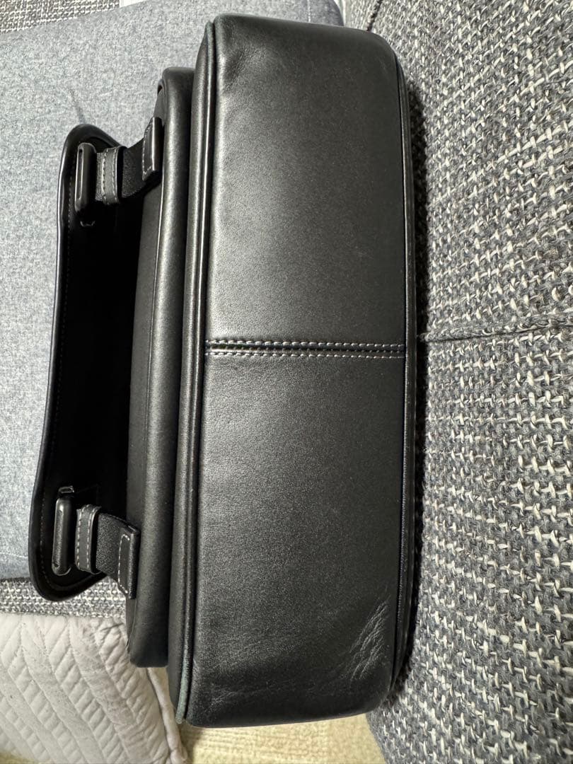 中古のCOACH レーサーメッセンジャーバッグ黒　CU110 、タグ・袋有、本物