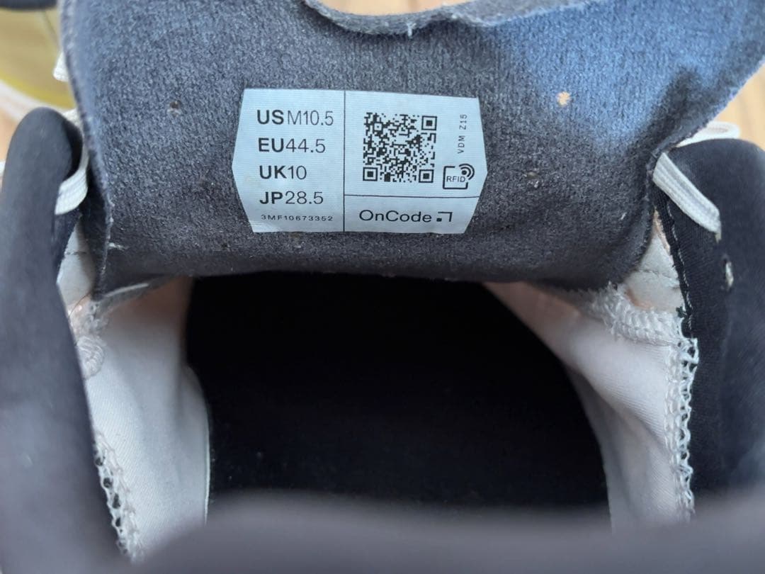 ON クラウドモンスター　VOID 28.5 美中古