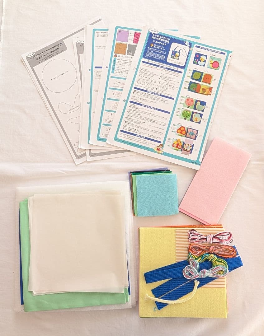 フェリシモ　ママおしえて　レトロでかわいい　仕かけ布絵本の会　４セット