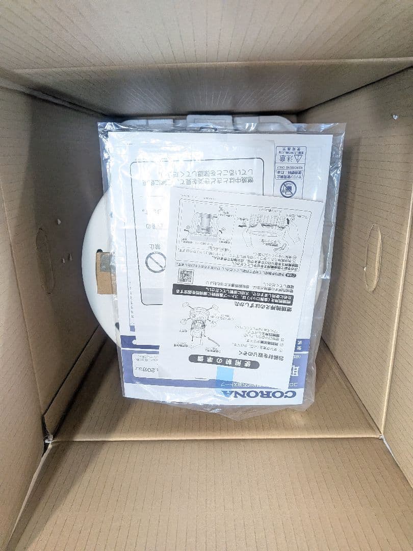 未使用☆コロナ(CORONA) 小型対流形石油ストーブ SZ-32-W(ホワイト