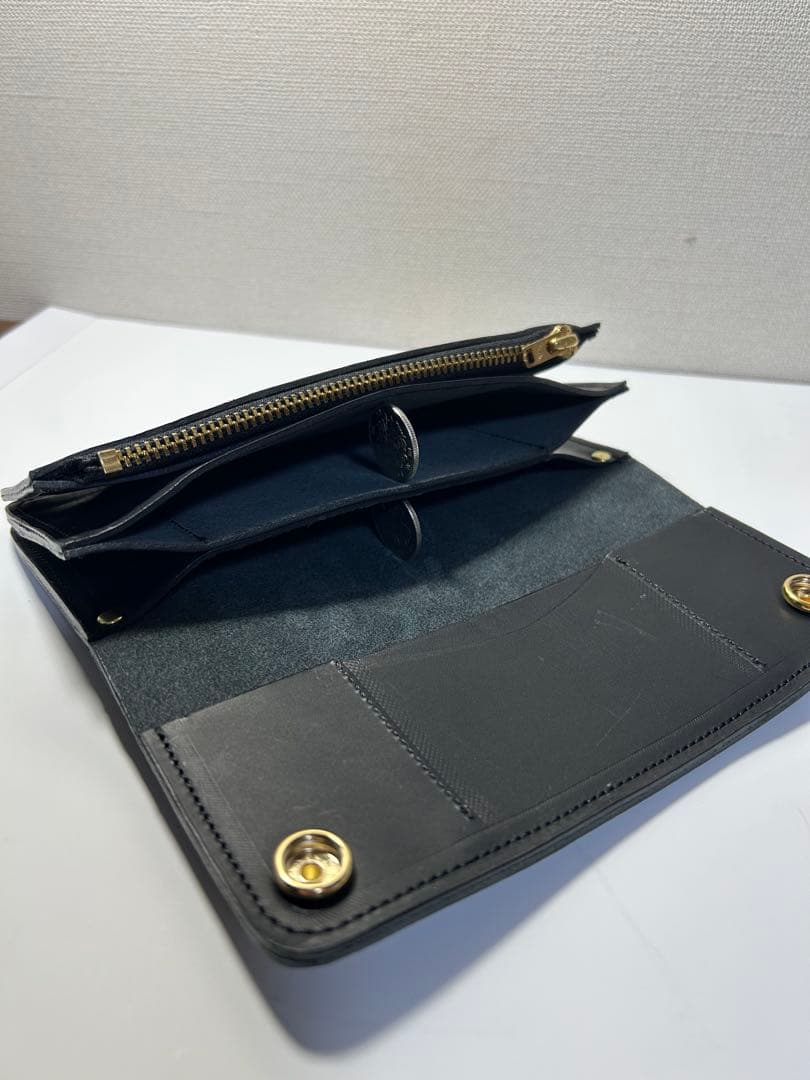 トラッカーウォレット　クラストレザーネロ