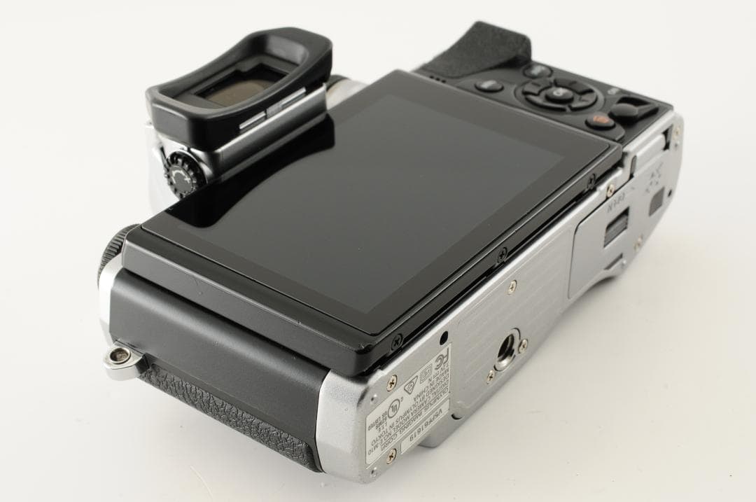 【美品】オリンパス Olympus OM-D E-M10 シルバー ボディ