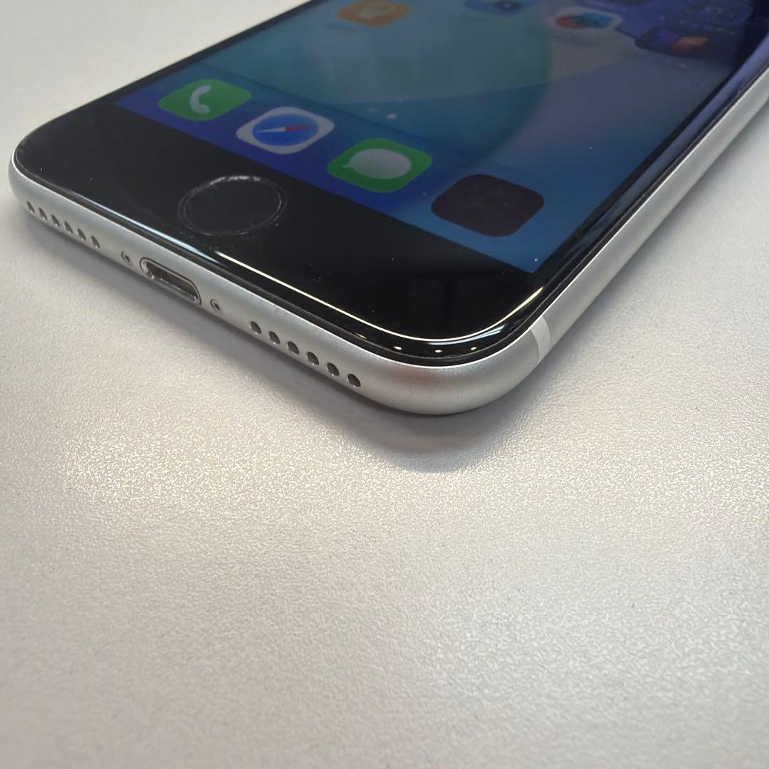 訳あり iPhone SE2 256GB ホワイト 76% 画面が進むことあり