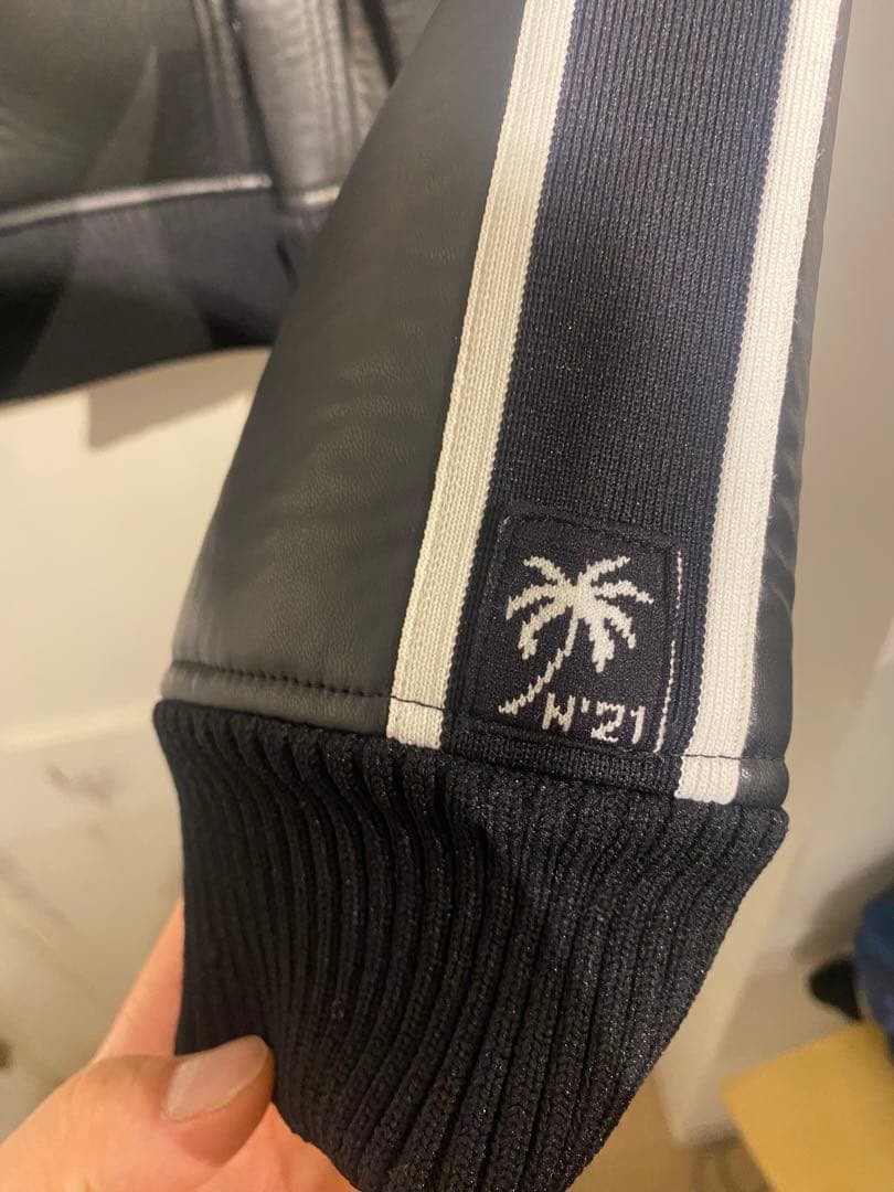 【たっす】ヌメロヴェントゥーノ　ジャケット