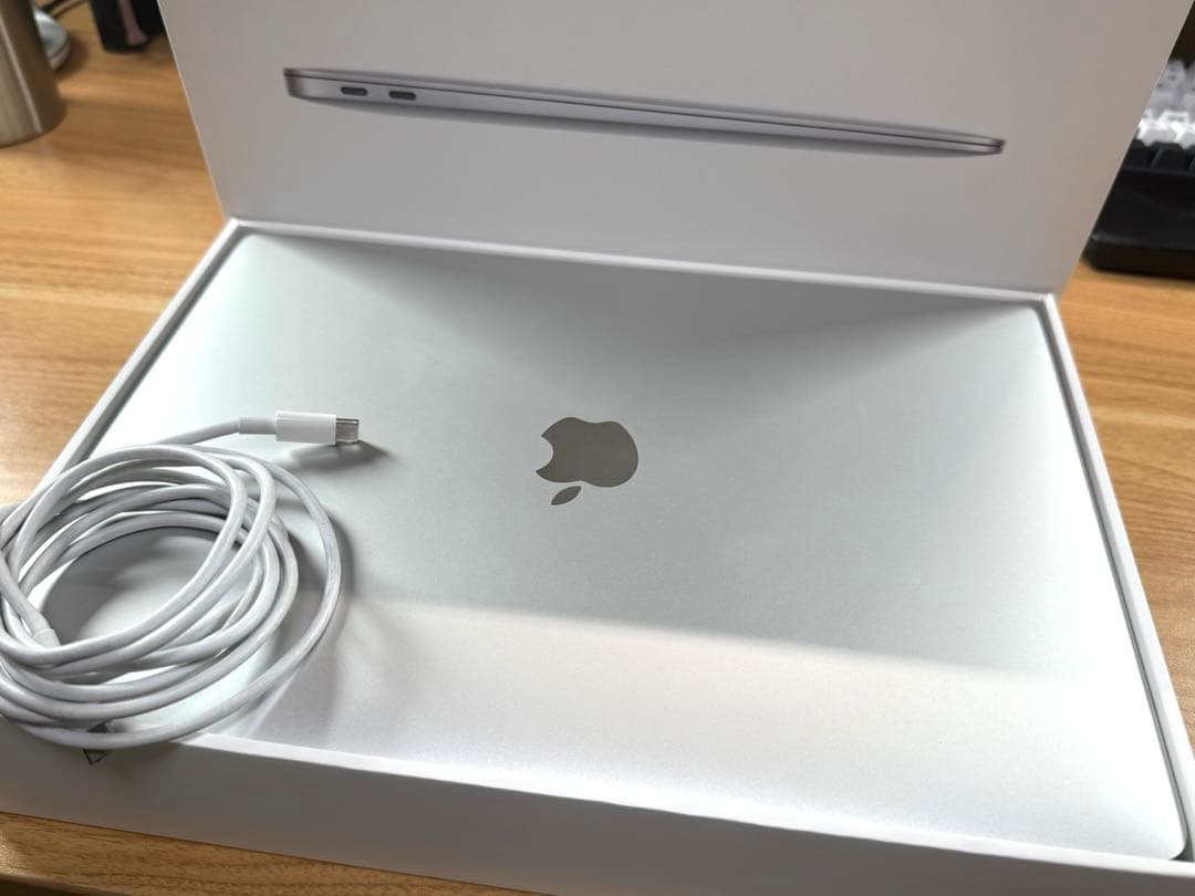 【美品】M1 MacBook Air 13インチ 16GB / 512GB