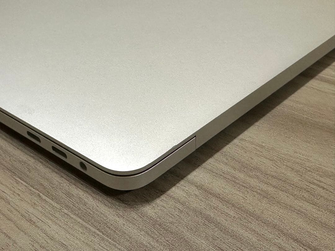 MacBook Pro 13インチ 2016 （16GB 256GB USキー）