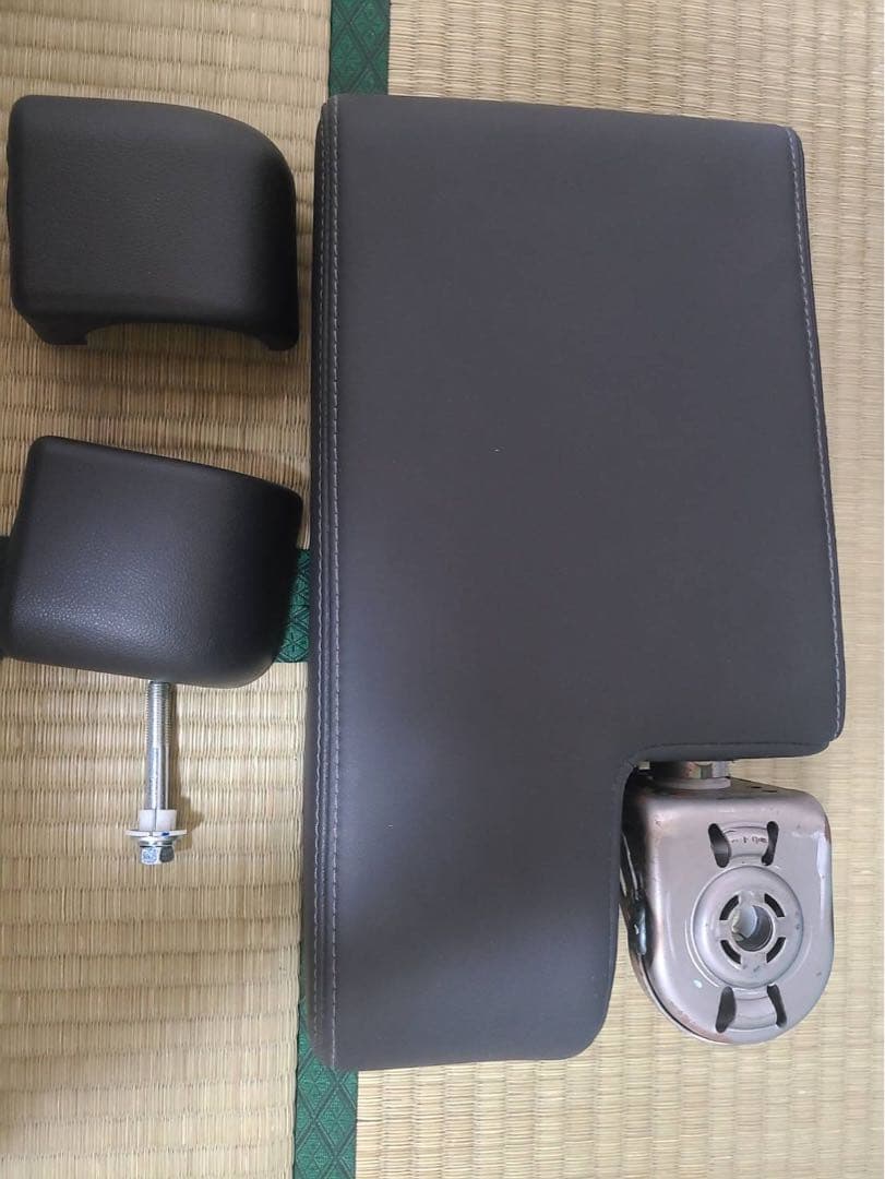 HONDA オデッセイ ハイブリッド rc4後期 純正アームレスト