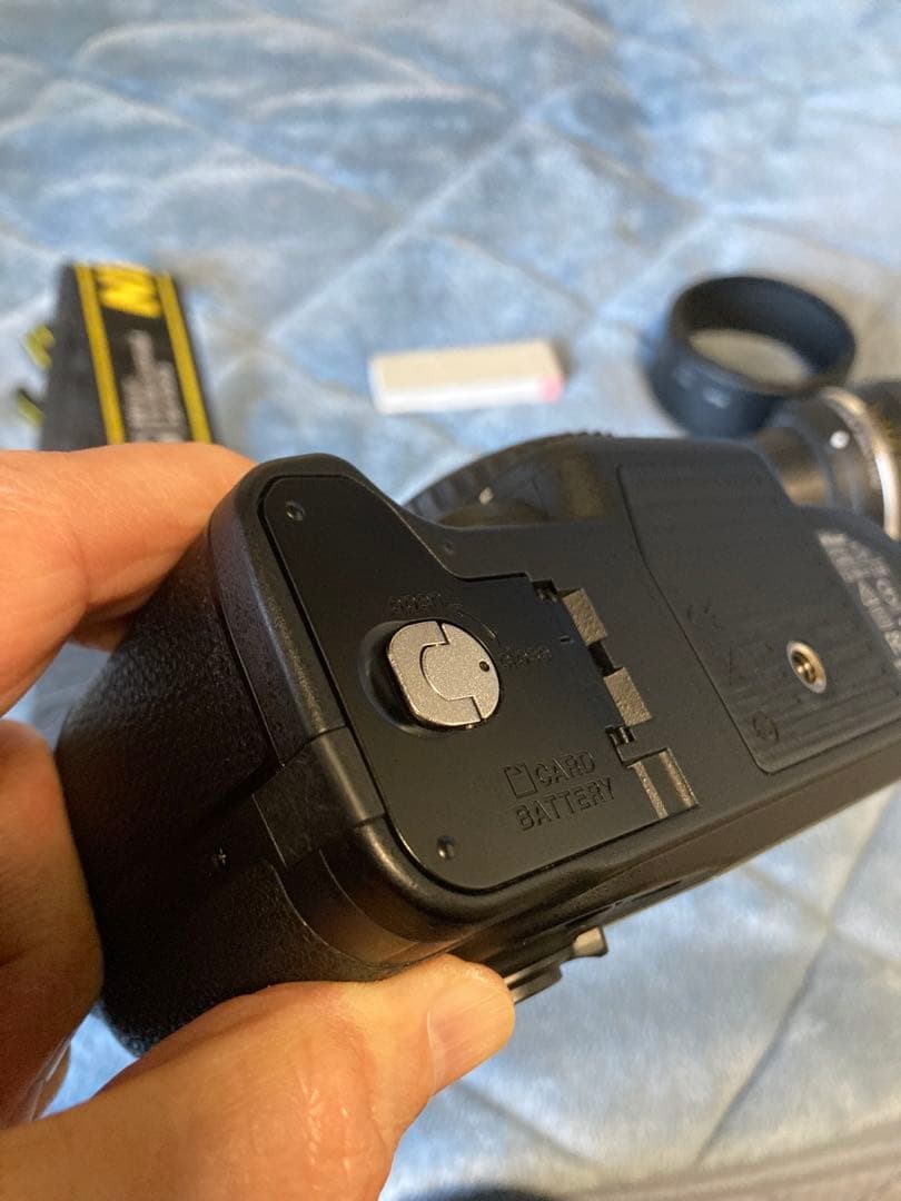 ニコンDF50mmf1.8付+DE-1グリップ+NPSストラップ