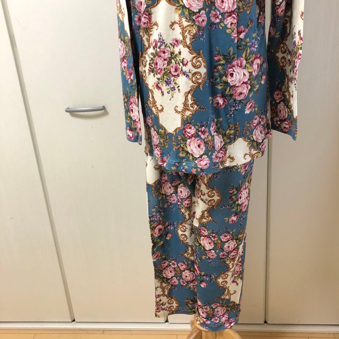 TUNIC 鴨居羊子　薔薇柄プリント ルームウェア・パジャマ