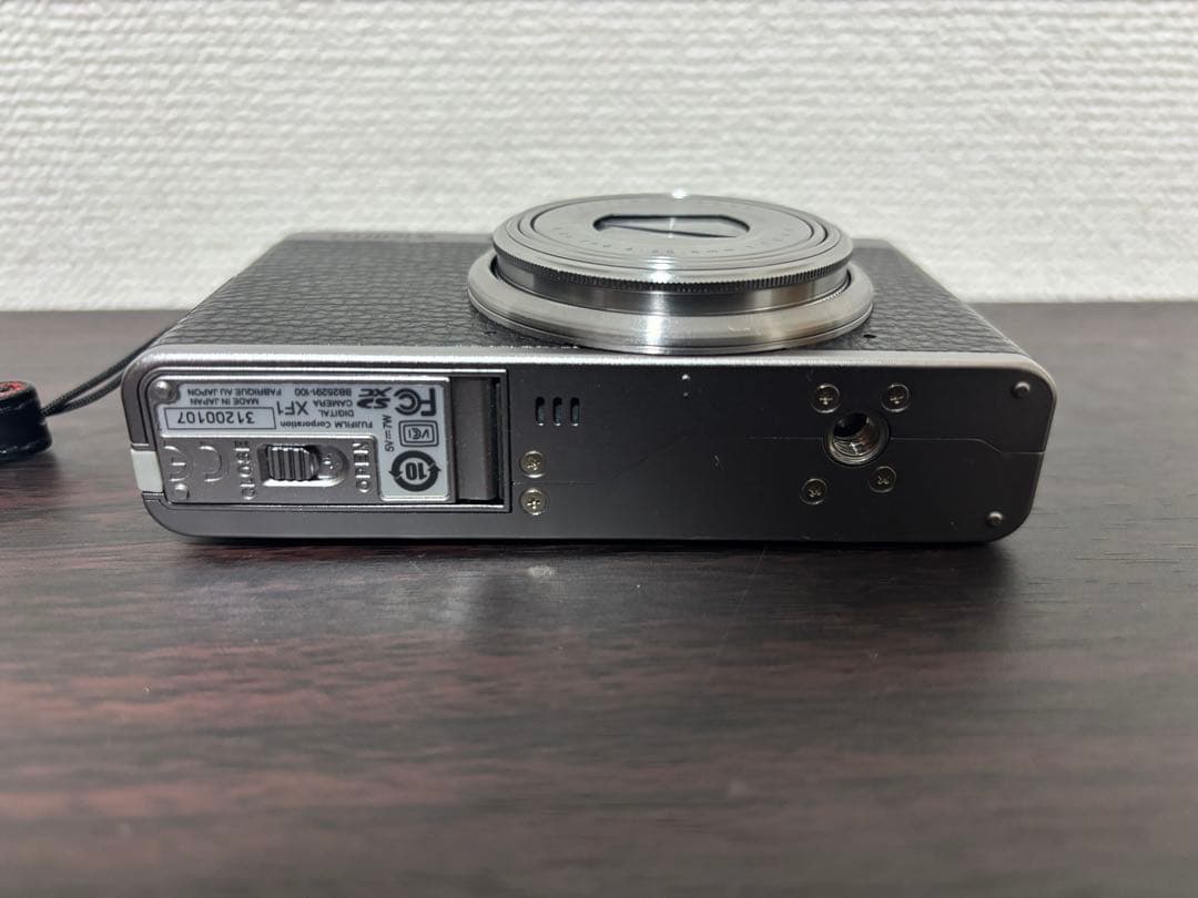 Fujifilm XF1 ジャンク 通電確認のみ