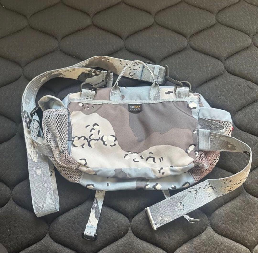supreme ショルダーバッグ　カモフラ　水色