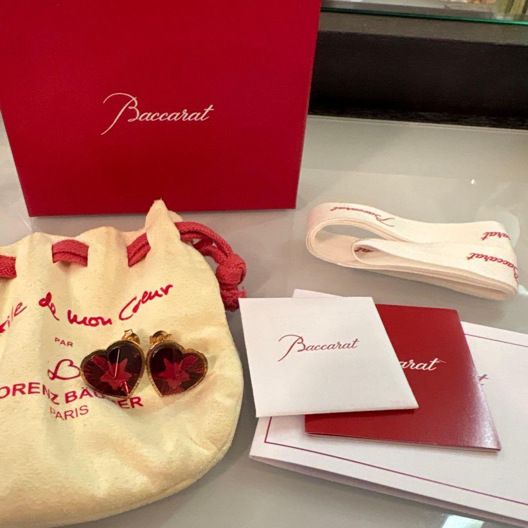 バカラ　ハートピアス　レッド