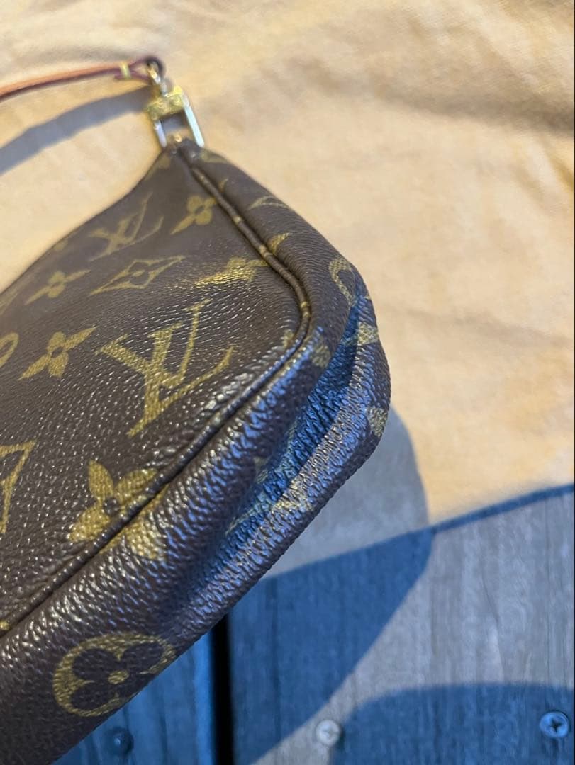 【LOUIS VUITTON】モノグラム　ポシェットアクセソワール