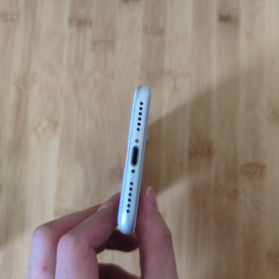 iPhone8 64GB シルバー 箱付き スマホケース付き