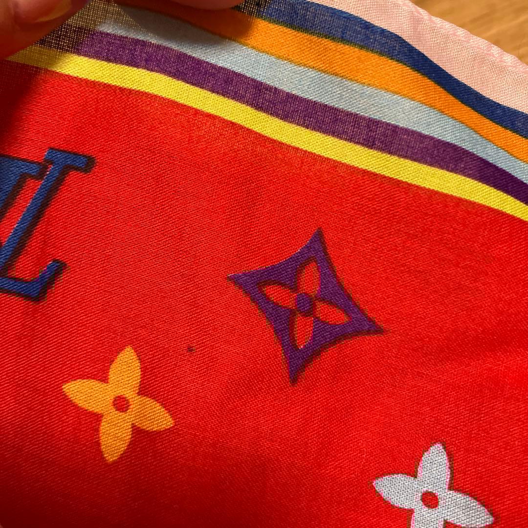 値下げ！Louis Vuitton モノグラム 大判ハンカチ 赤