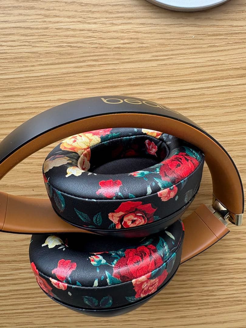 S*i様 Beats Studio3 Wireless ・ケース・充電コード付