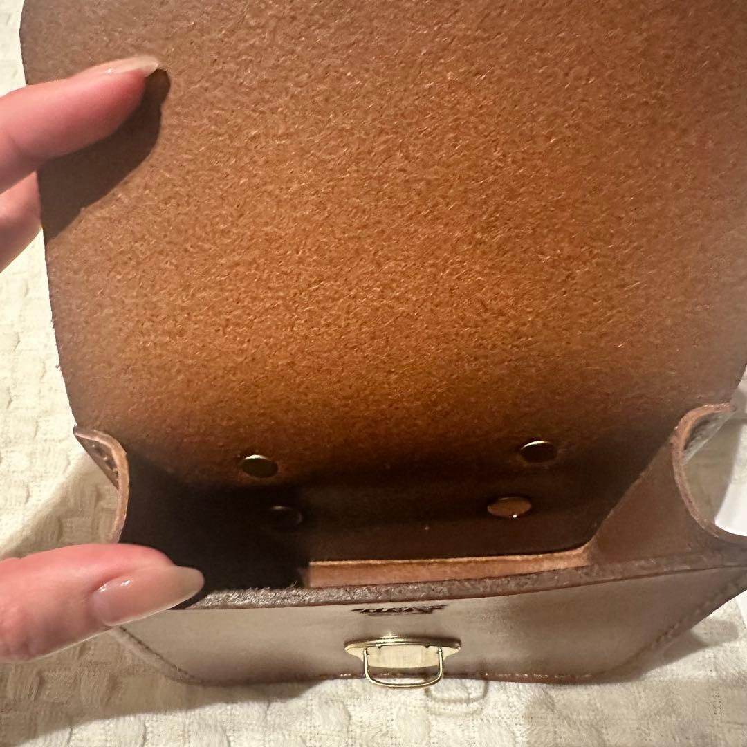 広瀬すずドラマ使用牛革HERZ ブラウンレザー ボディバッグ