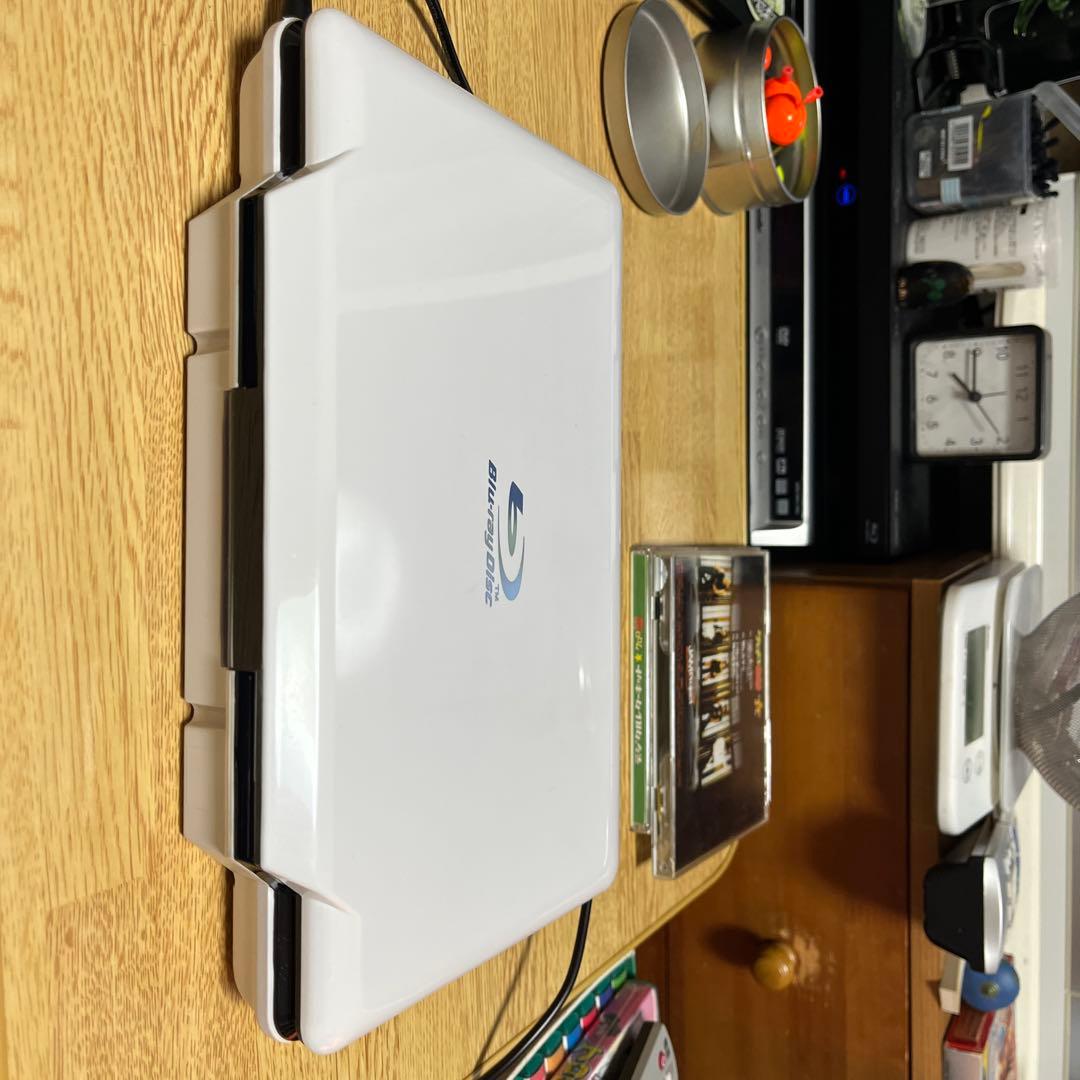 【再々々々々下/美品】AVOXポータブルBlu-ray/DVDプレーヤ10インチ