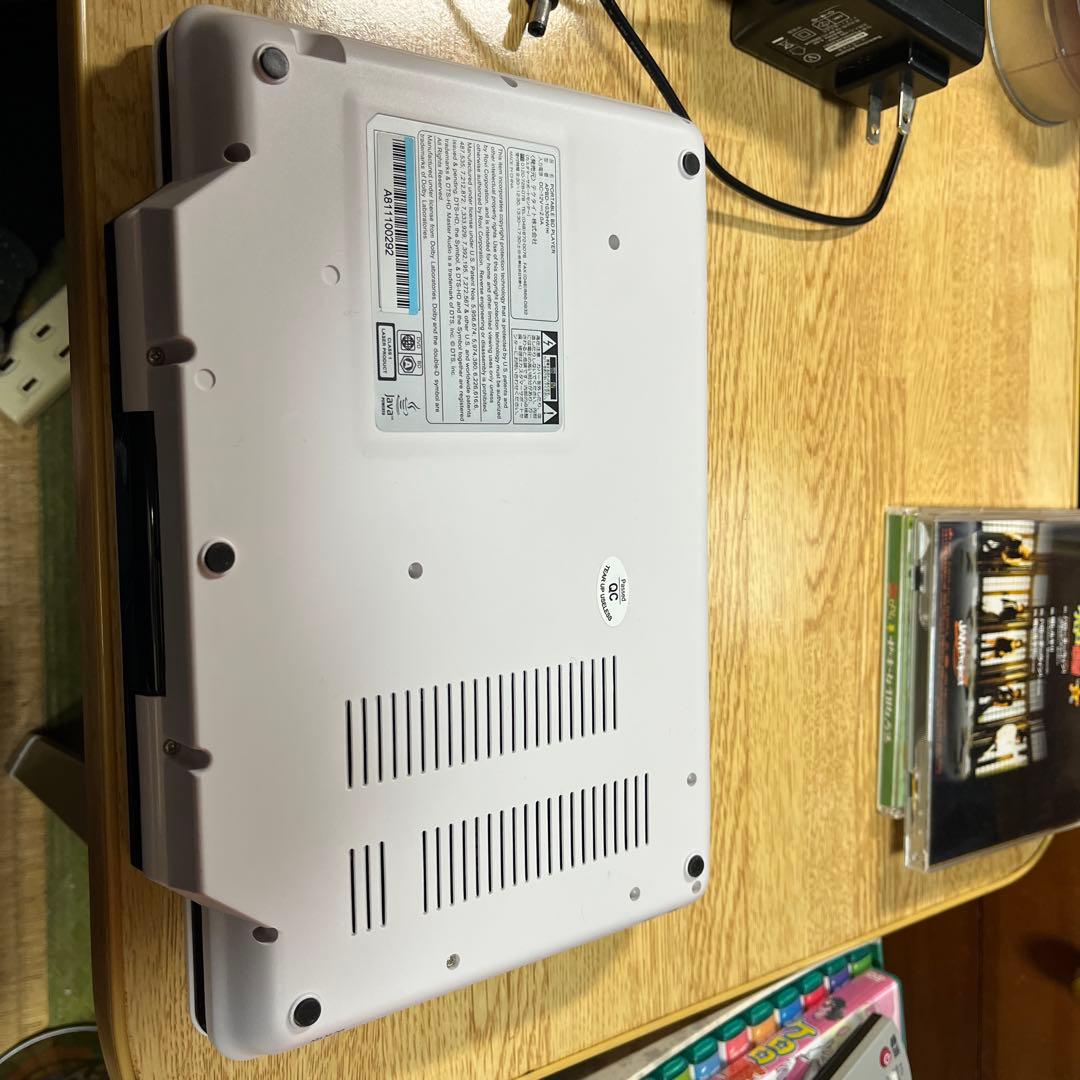 【再々々々々下/美品】AVOXポータブルBlu-ray/DVDプレーヤ10インチ