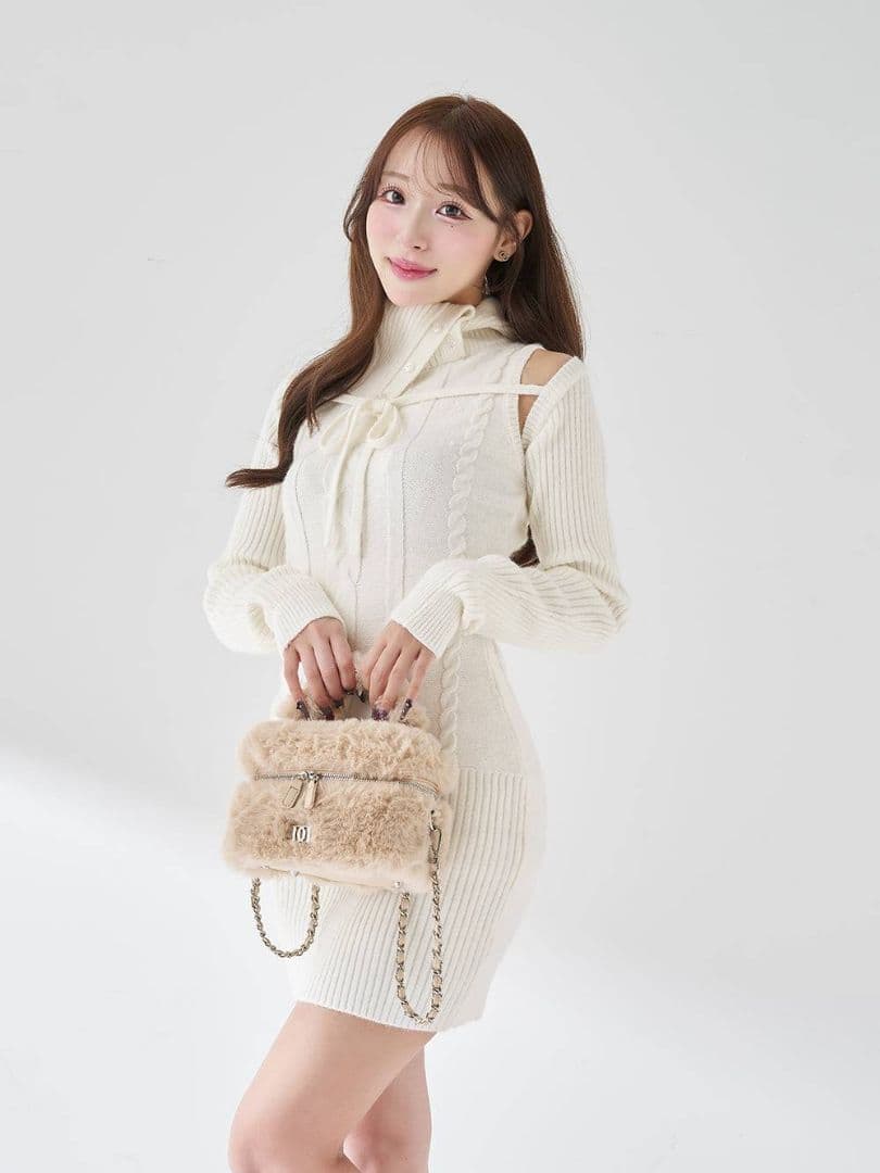 ダーリッチ デザインネックニットミニワンピース ホワイト