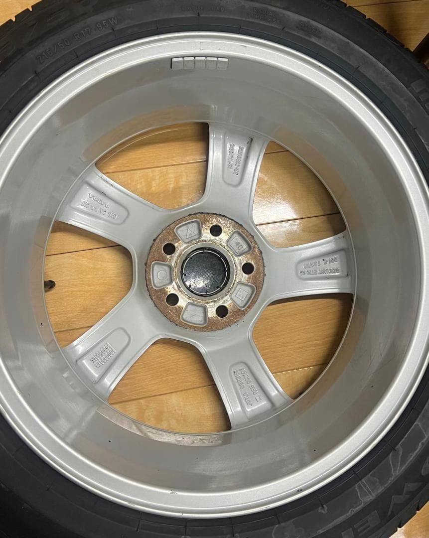 VOLVOホイール 17x7+50 PCD 108 215/50R17 タイヤ