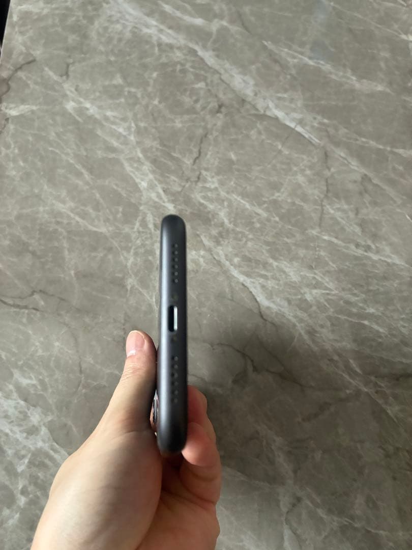 iPhone 11 ブラック128GB SIMフリー 本体 初期化済み