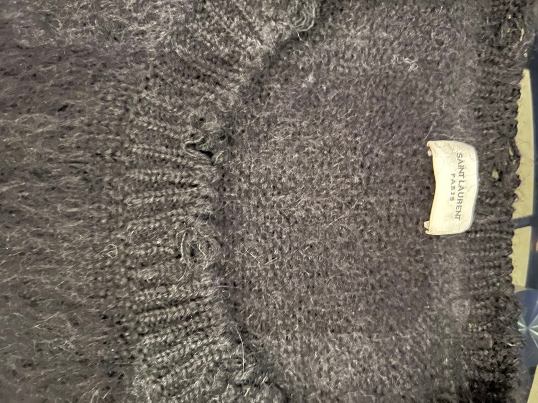 サンローランダメージ加工ニットセーター