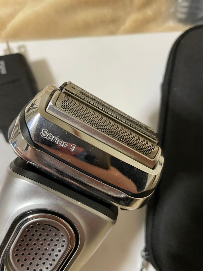 ブラウン シリーズ9  電気シェーバー 水洗い/お風呂剃り可