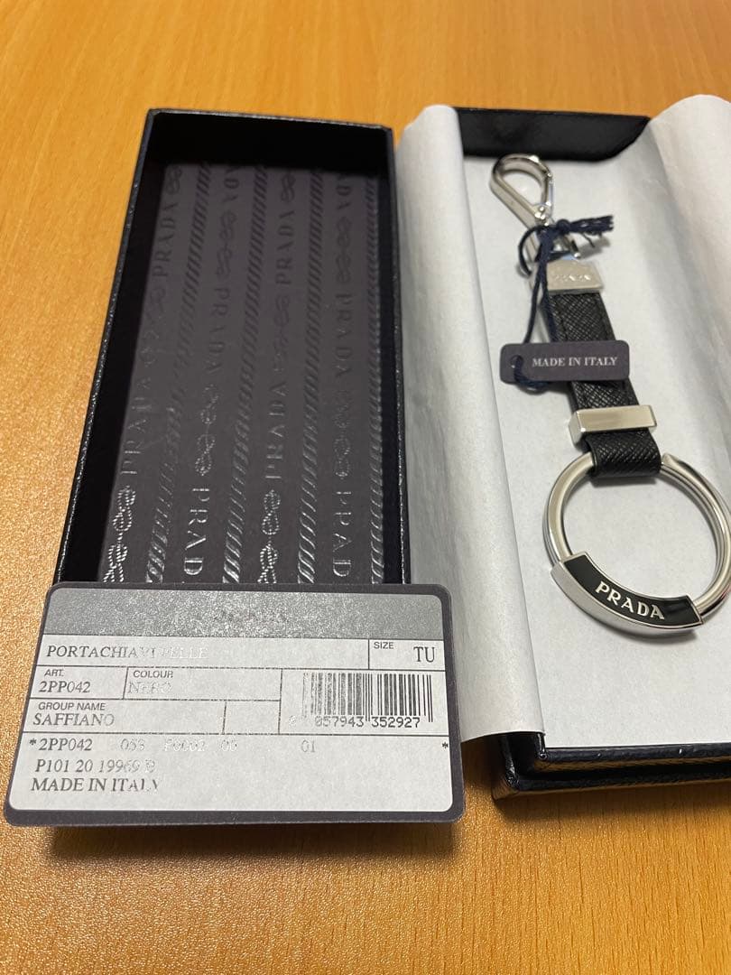 PRADA キーホルダー 2PP042 サフィアーノレザー ヒロぽんさん専用です