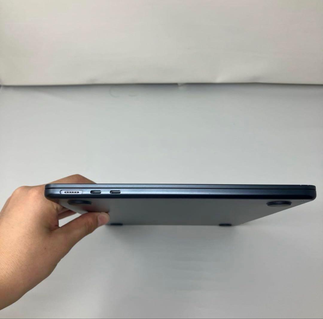 MacBook Air M2チップ　ミッドナイト　8GBメモリ　512GB