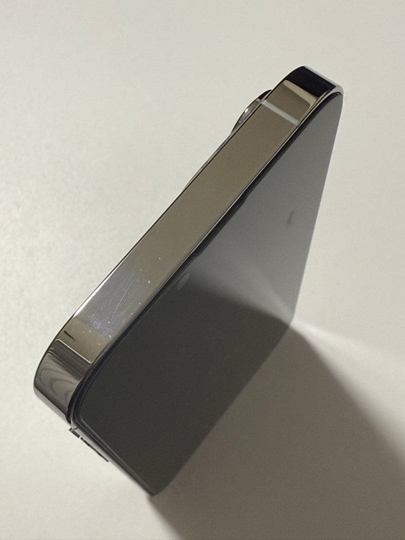 Apple iPhone 13 Pro ホワイト ケース付き