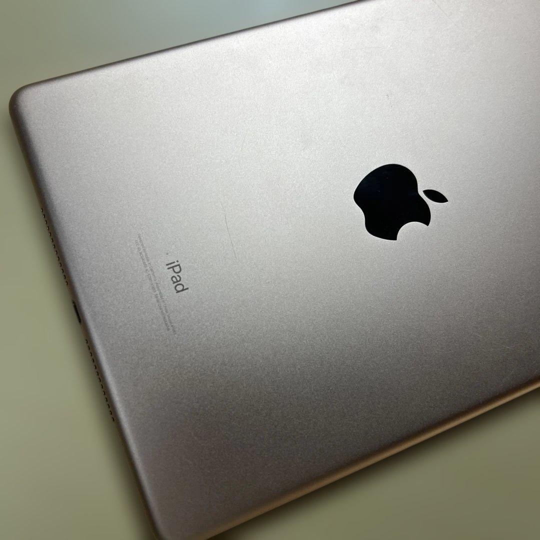 iPad 第6世代　32GB Wi-Fi 割れなし