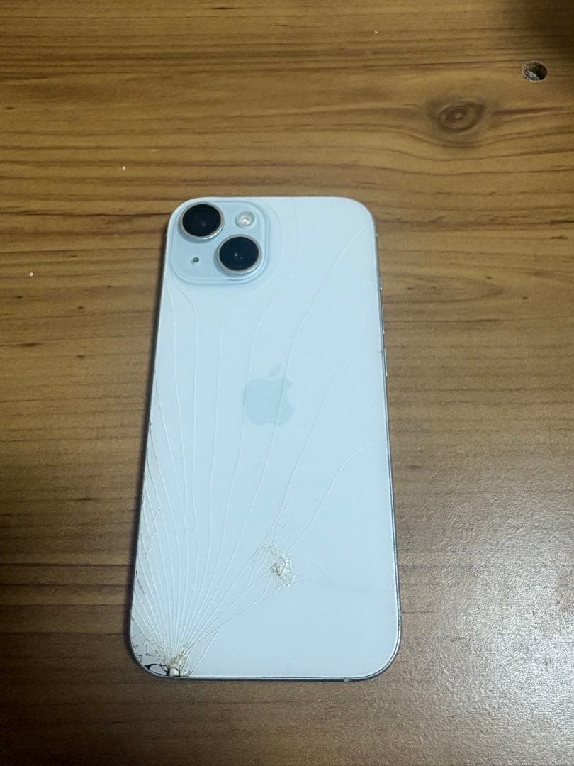 Apple iPhone 15 ライトブルー本体